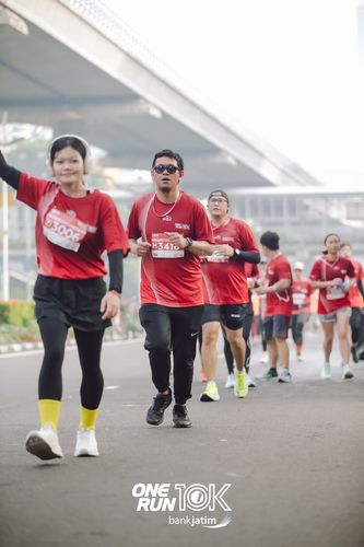 Race photo from ONE RUN 10 K