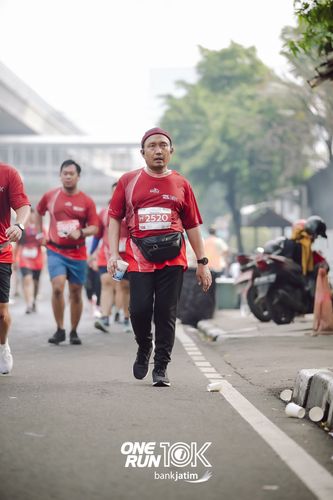 Race photo from ONE RUN 10 K