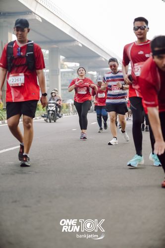 Race photo from ONE RUN 10 K