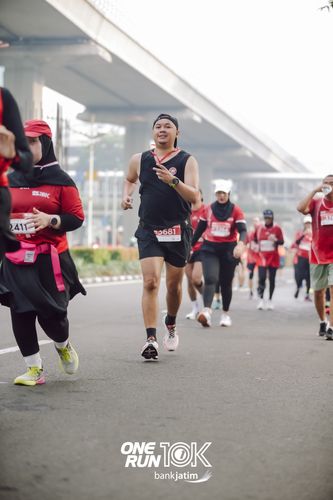 Race photo from ONE RUN 10 K