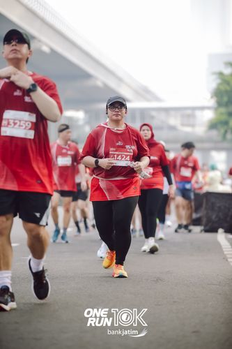 Race photo from ONE RUN 10 K