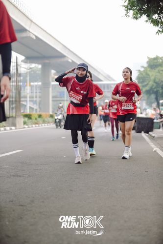 Race photo from ONE RUN 10 K