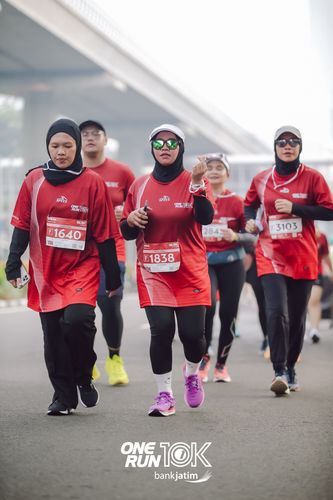 Race photo from ONE RUN 10 K