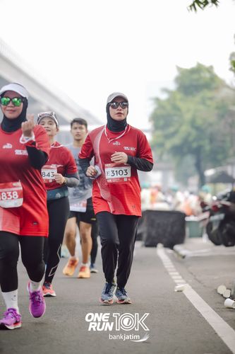 Race photo from ONE RUN 10 K