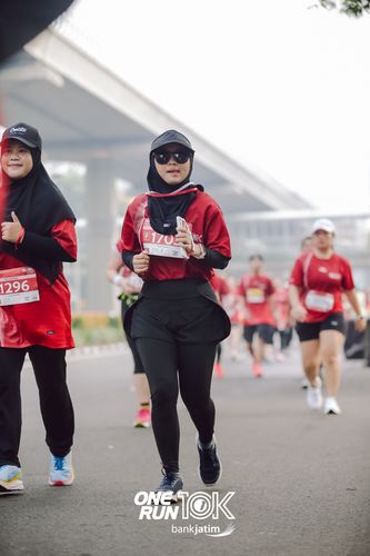 Race photo from ONE RUN 10 K