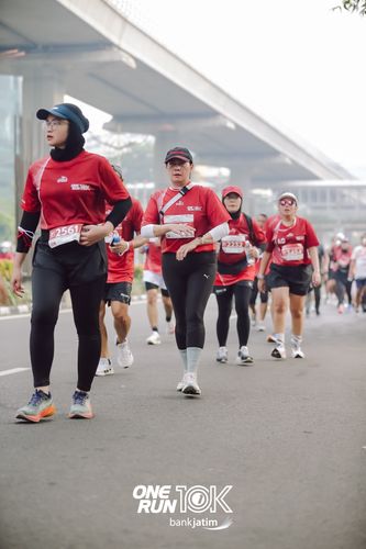 Race photo from ONE RUN 10 K