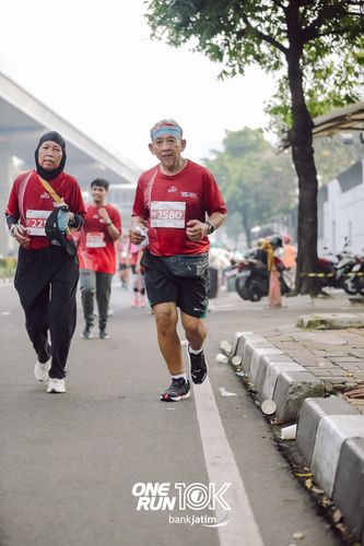 Race photo from ONE RUN 10 K