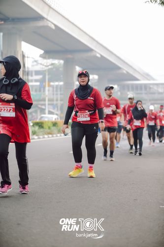 Race photo from ONE RUN 10 K