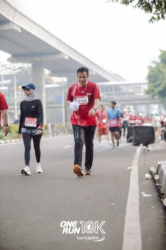 Race photo from ONE RUN 10 K