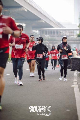 Race photo from ONE RUN 10 K