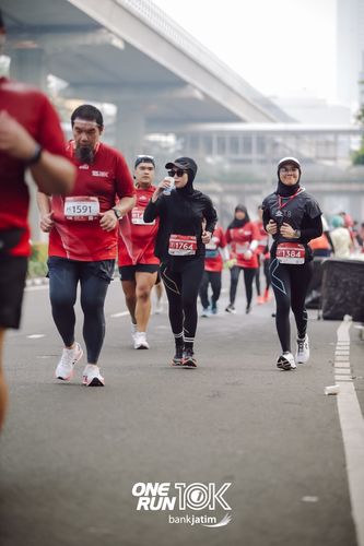 Race photo from ONE RUN 10 K