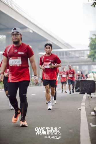 Race photo from ONE RUN 10 K