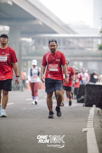 Race photo from ONE RUN 10 K