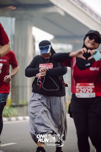 Race photo from ONE RUN 10 K