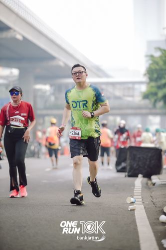 Race photo from ONE RUN 10 K