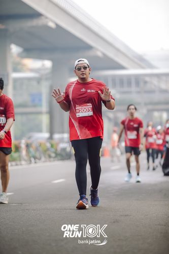 Race photo from ONE RUN 10 K