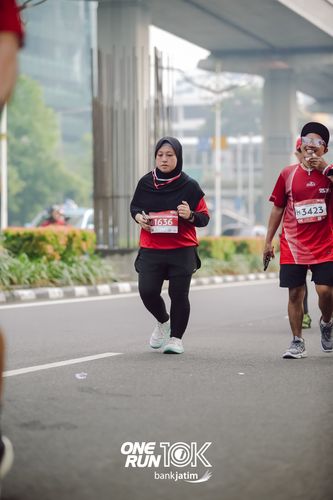 Race photo from ONE RUN 10 K
