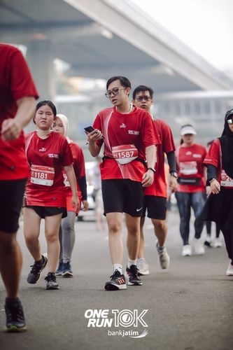 Race photo from ONE RUN 10 K