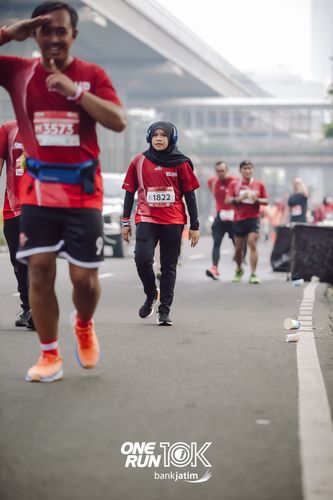 Race photo from ONE RUN 10 K