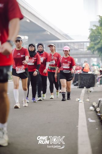 Race photo from ONE RUN 10 K