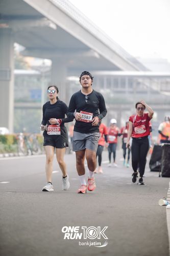 Race photo from ONE RUN 10 K