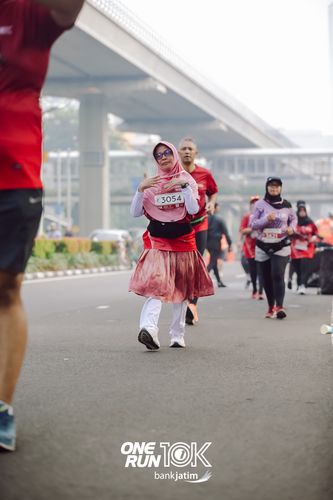 Race photo from ONE RUN 10 K