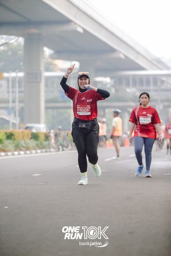 Race photo from ONE RUN 10 K