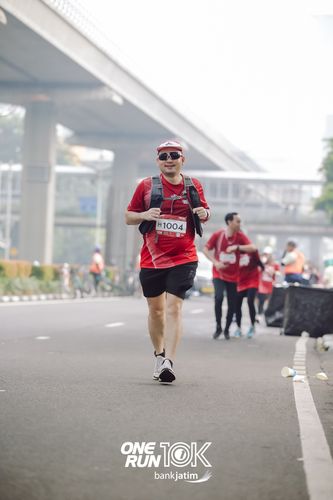 Race photo from ONE RUN 10 K