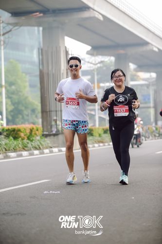 Race photo from ONE RUN 10 K