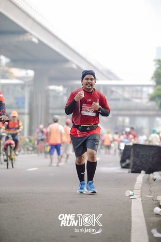 Race photo from ONE RUN 10 K