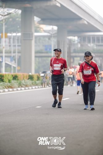 Race photo from ONE RUN 10 K