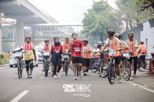 Race photo from ONE RUN 10 K