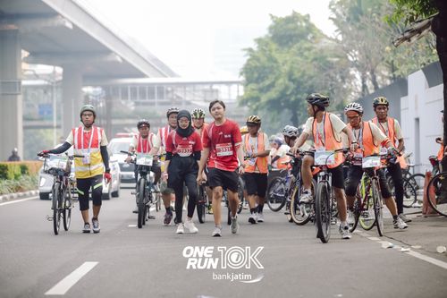 Race photo from ONE RUN 10 K