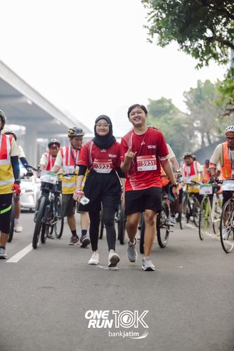 Race photo from ONE RUN 10 K