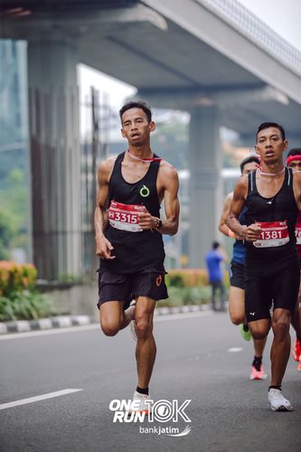 Race photo from ONE RUN 10 K