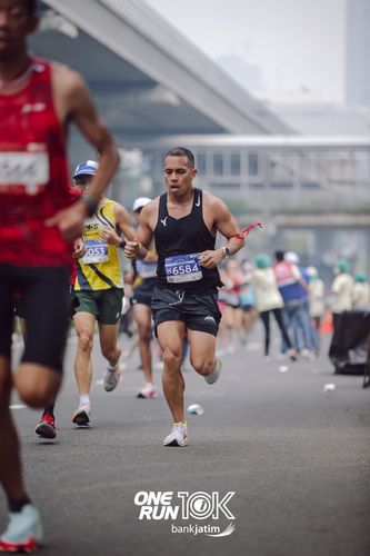 Race photo from ONE RUN 10 K