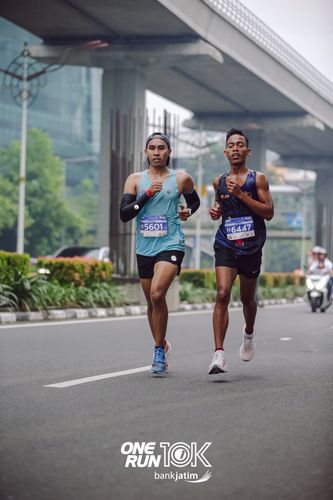 Race photo from ONE RUN 10 K