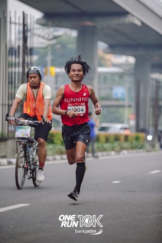 Race photo from ONE RUN 10 K