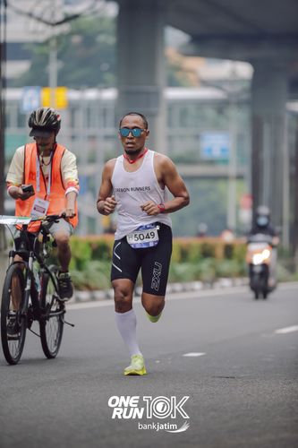 Race photo from ONE RUN 10 K
