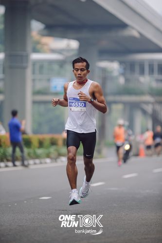 Race photo from ONE RUN 10 K