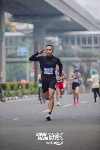 Race photo from ONE RUN 10 K