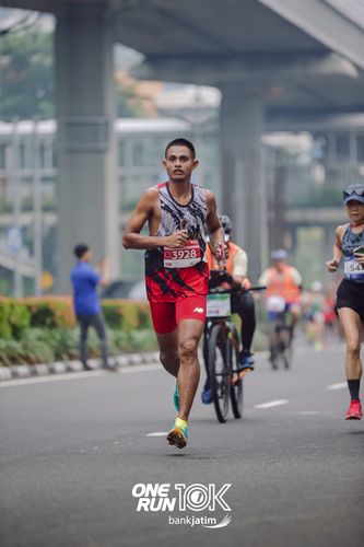 Race photo from ONE RUN 10 K