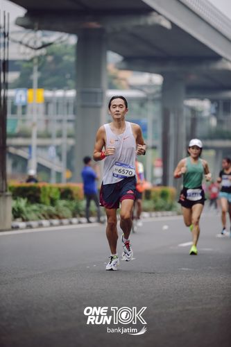Race photo from ONE RUN 10 K