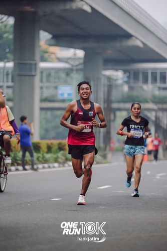 Race photo from ONE RUN 10 K