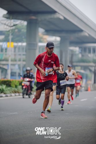 Race photo from ONE RUN 10 K