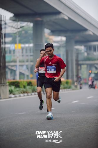 Race photo from ONE RUN 10 K