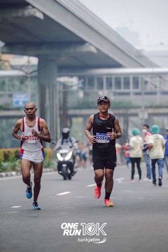 Race photo from ONE RUN 10 K