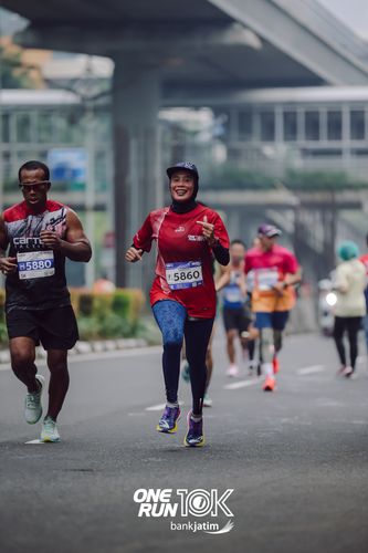 Race photo from ONE RUN 10 K