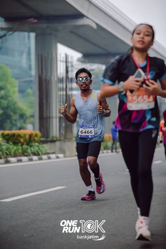 Race photo from ONE RUN 10 K