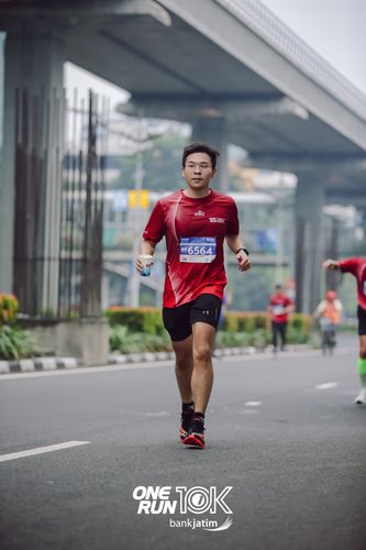 Race photo from ONE RUN 10 K